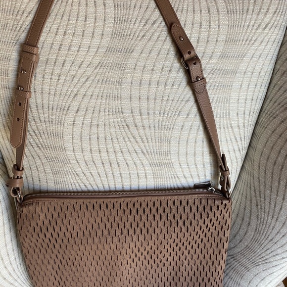 Vince Camuto laser cut fringe cross body - Picture 2 of 8